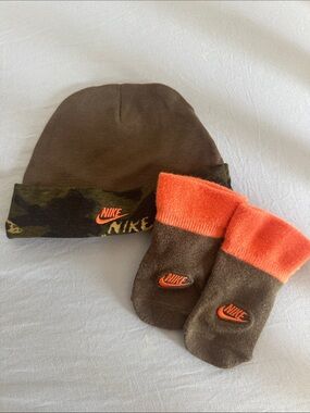 Nike Baby Beanie and Socks Set